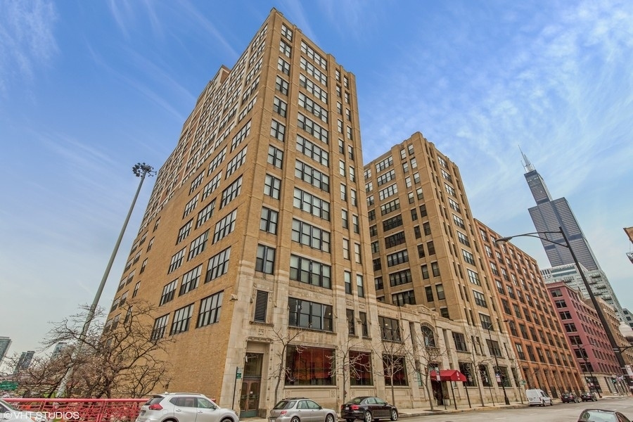 Property Photo:  728 West Jackson Boulevard 815  IL 60661 