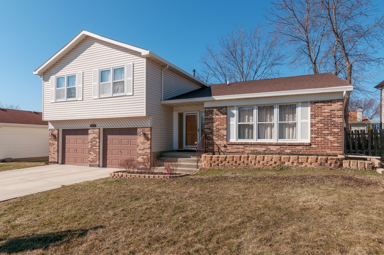 Property Photo: 1874 Deere Lane IL 60139
