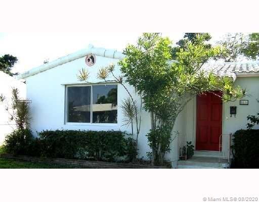 Property Photo: 2516 Dewey St FL 33020