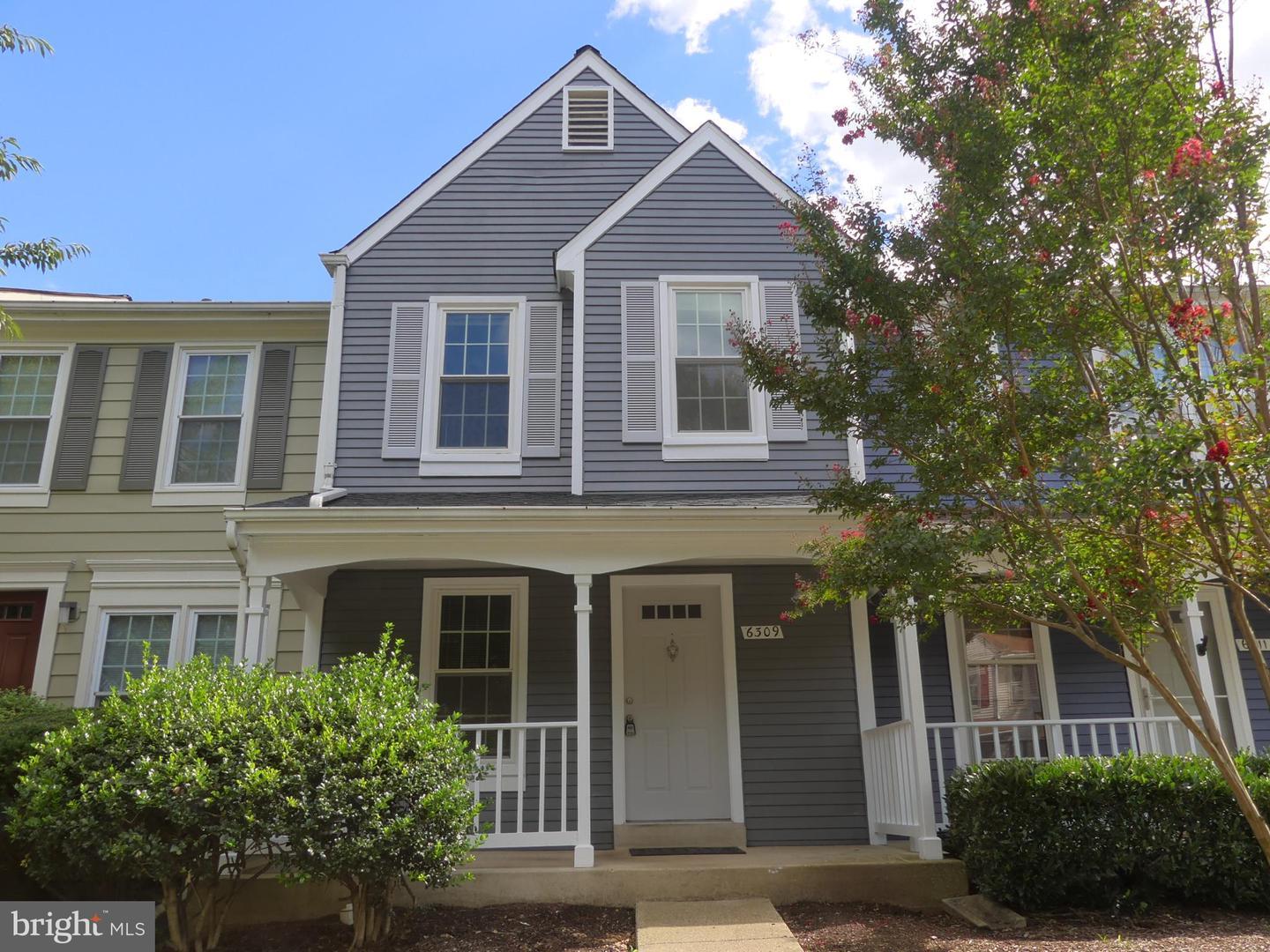 Property Photo: 6309 Chimney Wood Court VA 22306