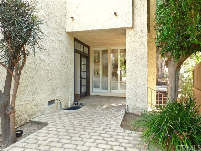 Property Photo: 4003 Marion Way CA 90807