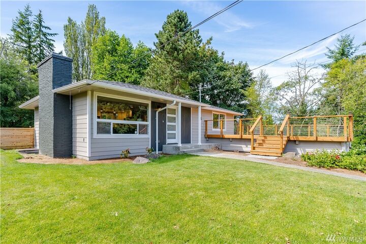 Property Photo:  24304 92nd Ave W  WA 98020 