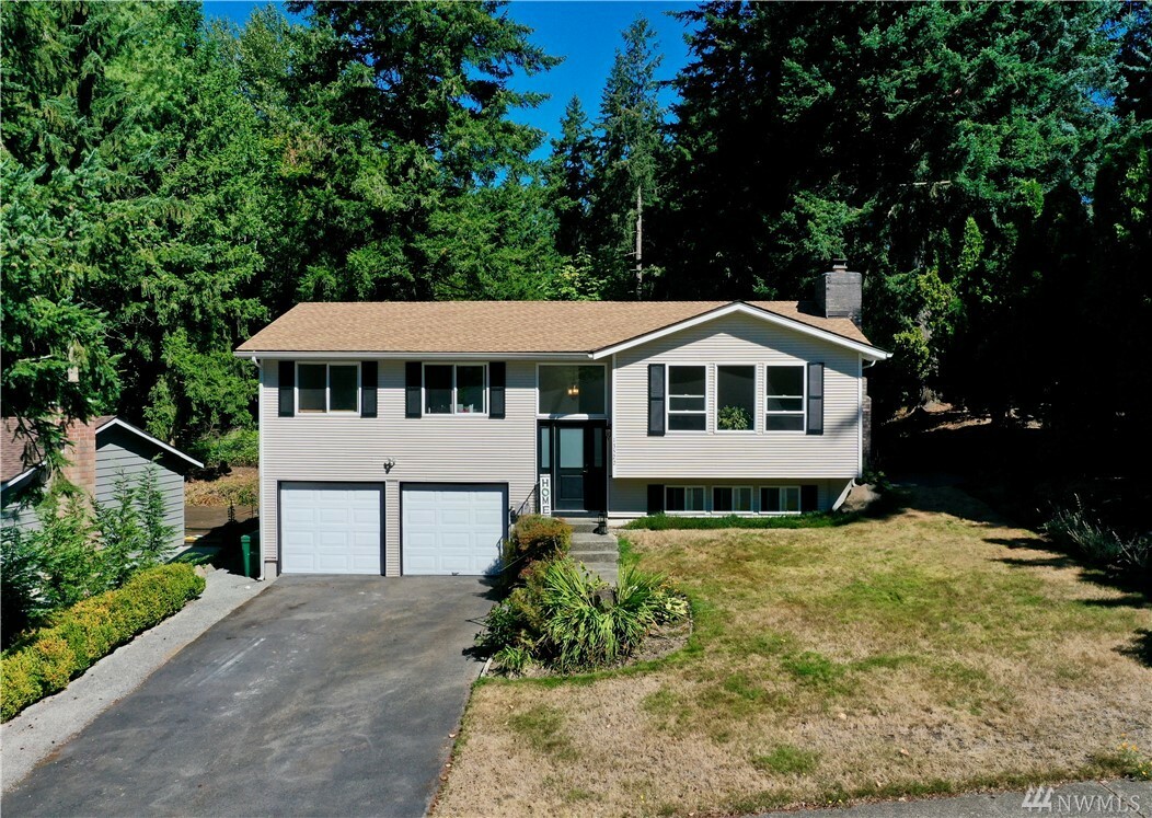 Property Photo: 13522 SE 173rd Place WA 98058
