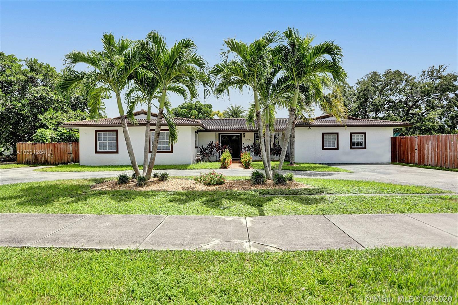 Property Photo:  10620 SW 112th St  FL 33176 