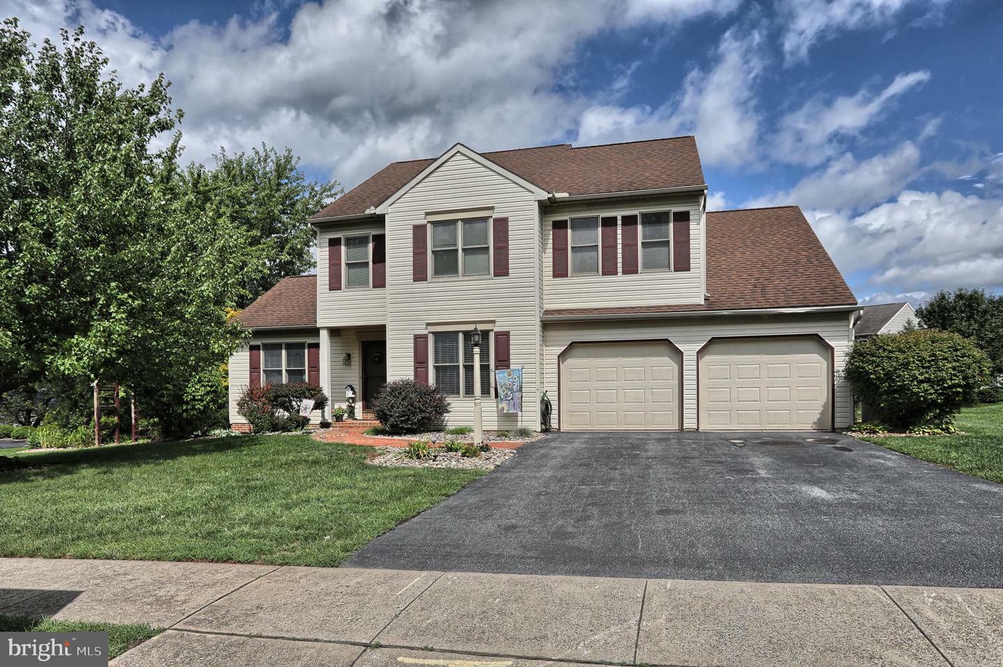 Property Photo:  277 Coachman Lane  PA 17078 