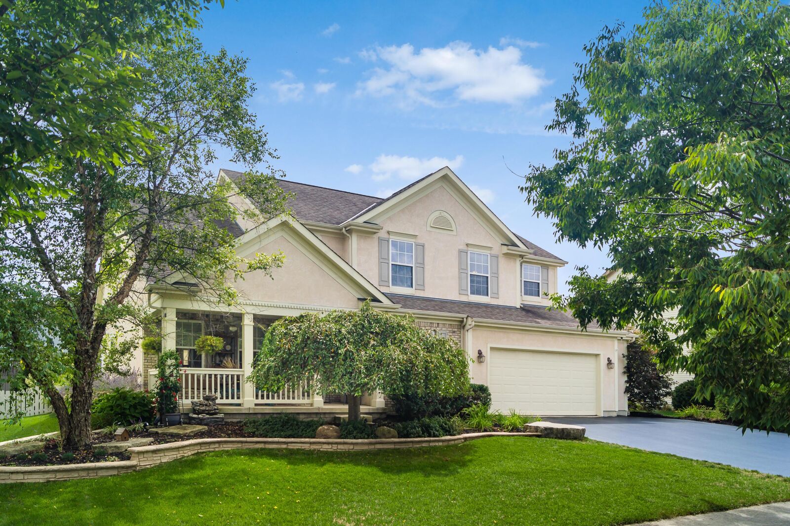 Property Photo:  1899 Autumn Wind Drive  OH 43123 