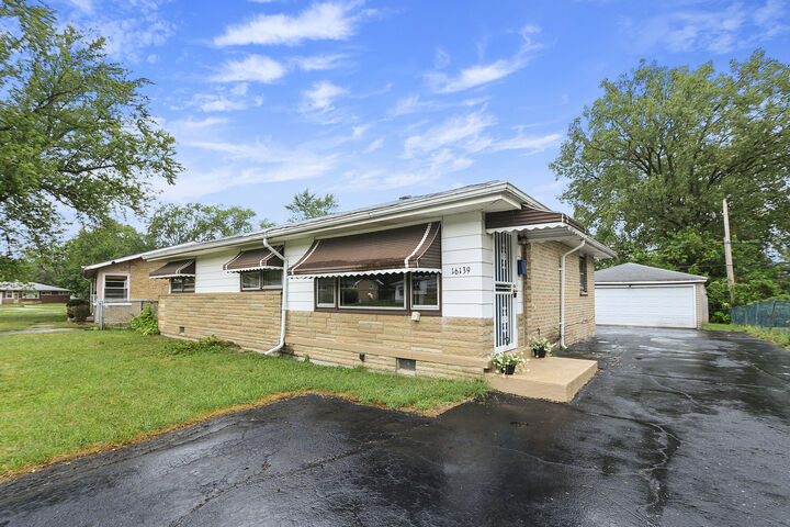 16139 Cambridge Drive  Markham IL 60428 photo