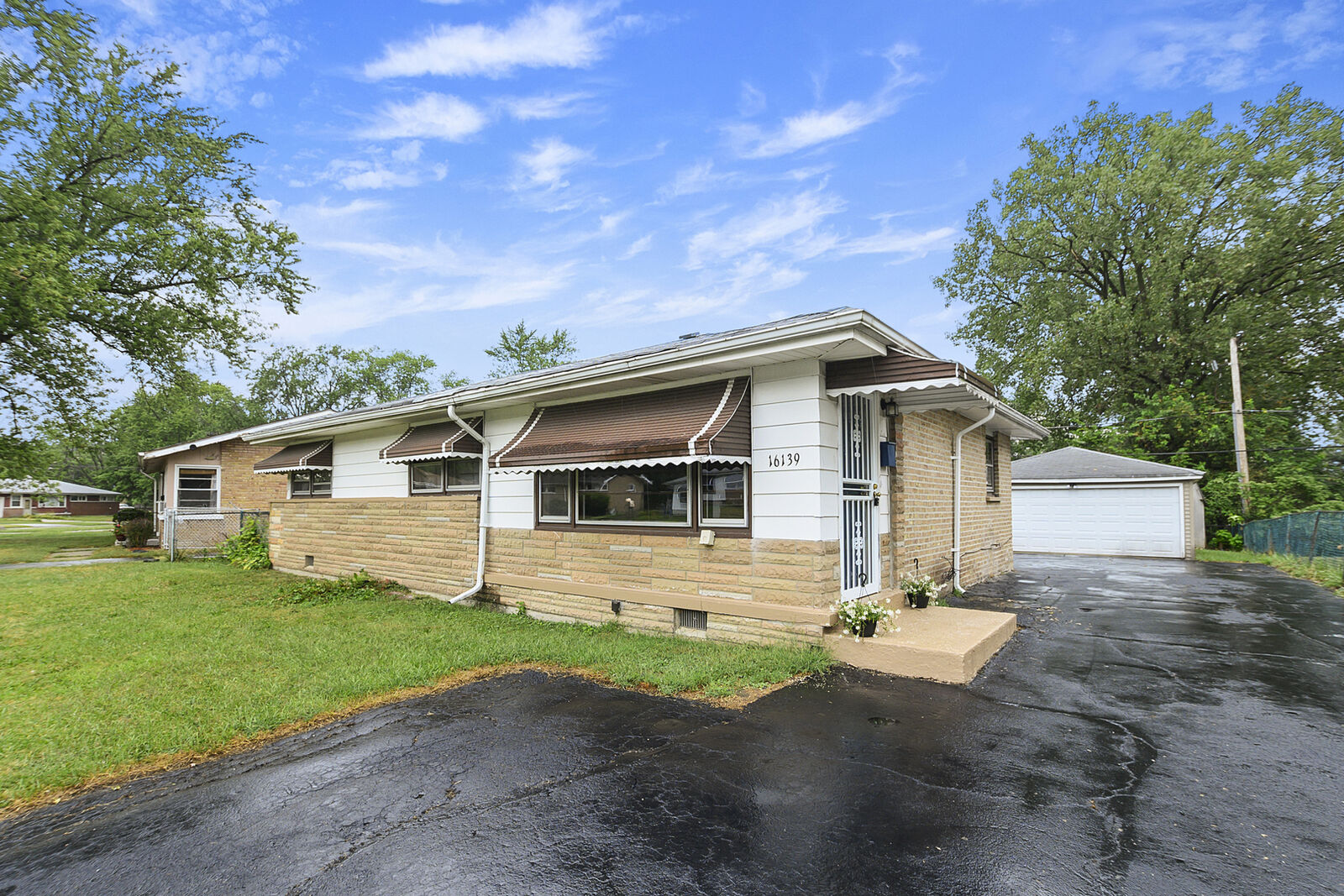 Property Photo: 16139 Cambridge Drive IL 60428