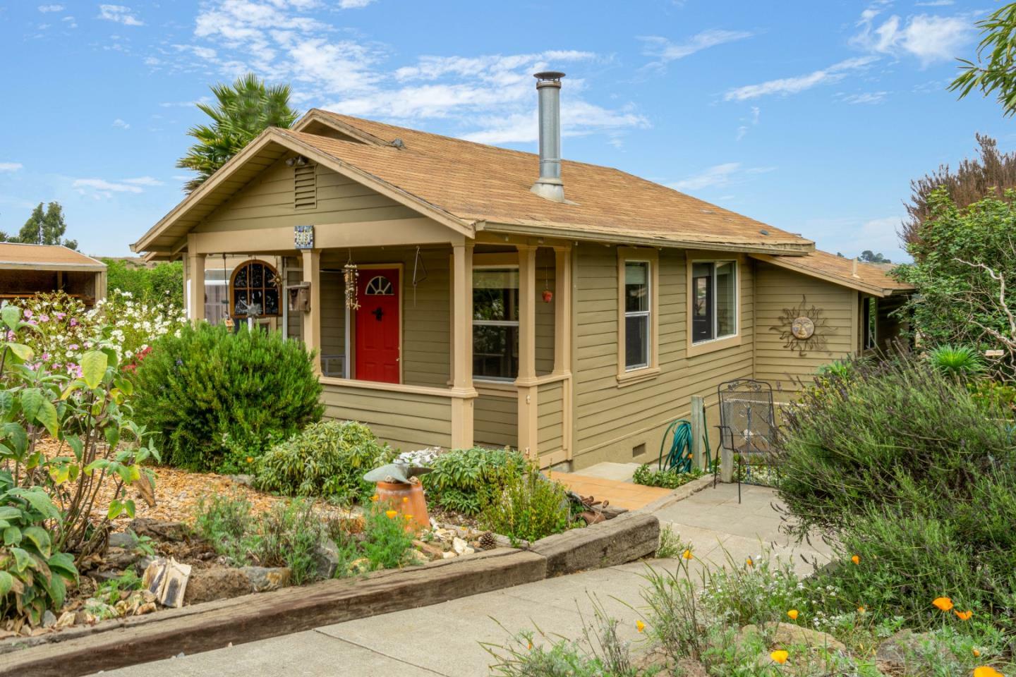 Property Photo:  25 Waugh Road  CA 95076 