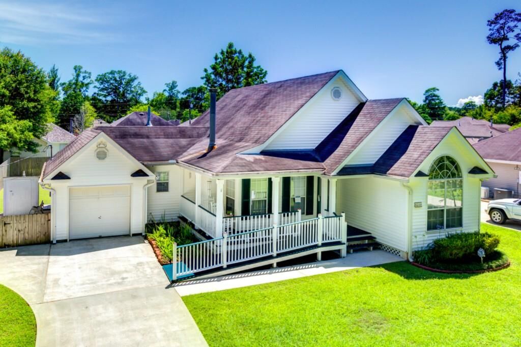 Property Photo: 630 Montmartre Street LA 70448