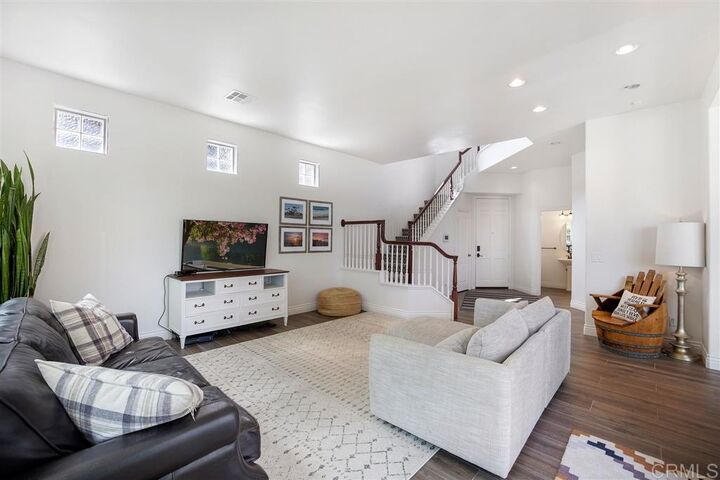 Property Photo:  1695 Robin Pl  CA 92011 