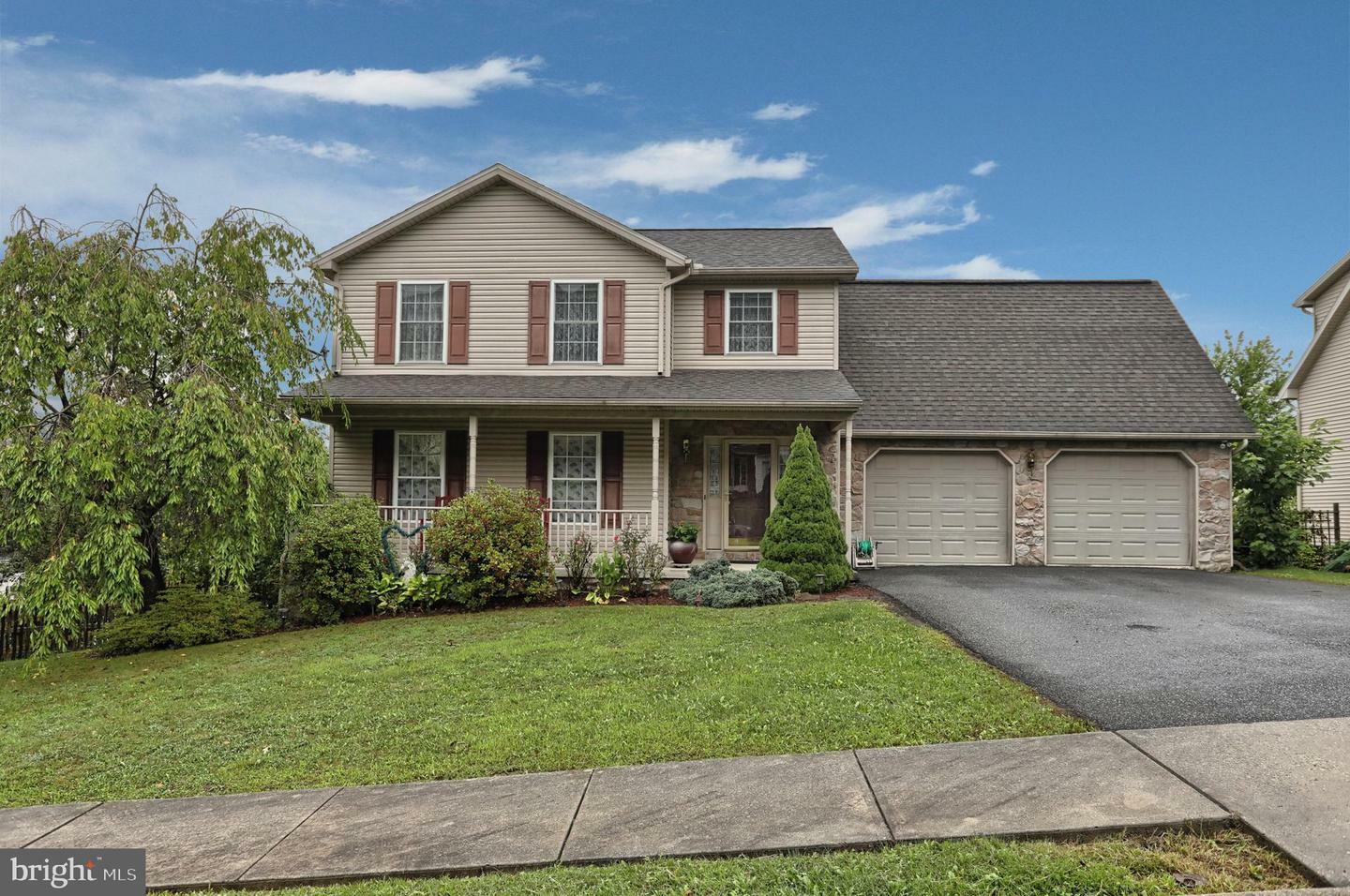 Property Photo:  236 Ridgeview Drive  PA 17053 