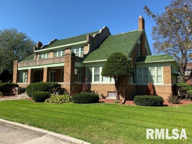 Property Photo:  113 E Losey Street  IL 61401 