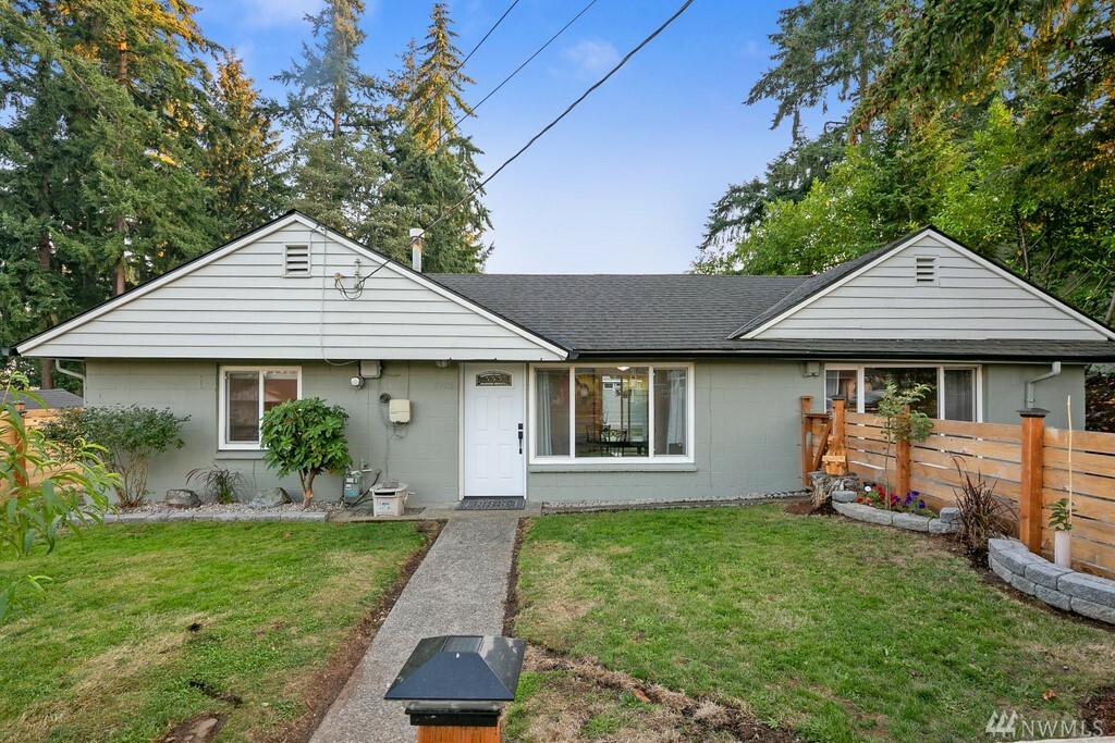 Property Photo:  4906 238th Place SW  WA 98043 