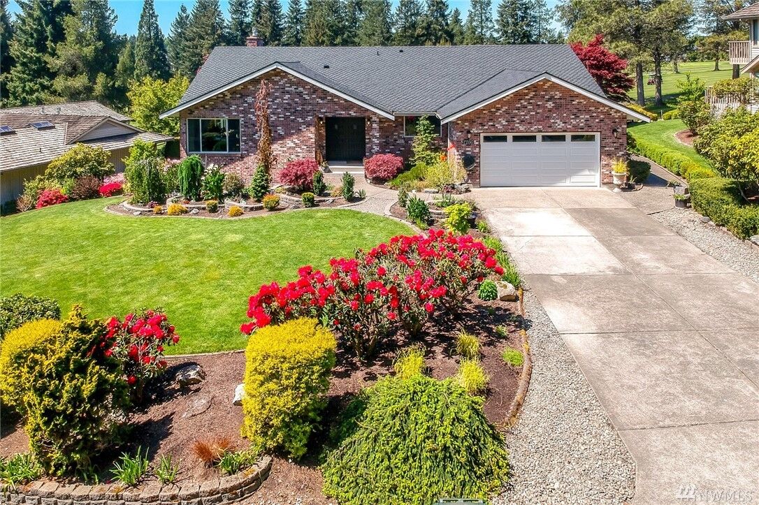Property Photo:  24605  142nd Avenue SE  WA 98042 