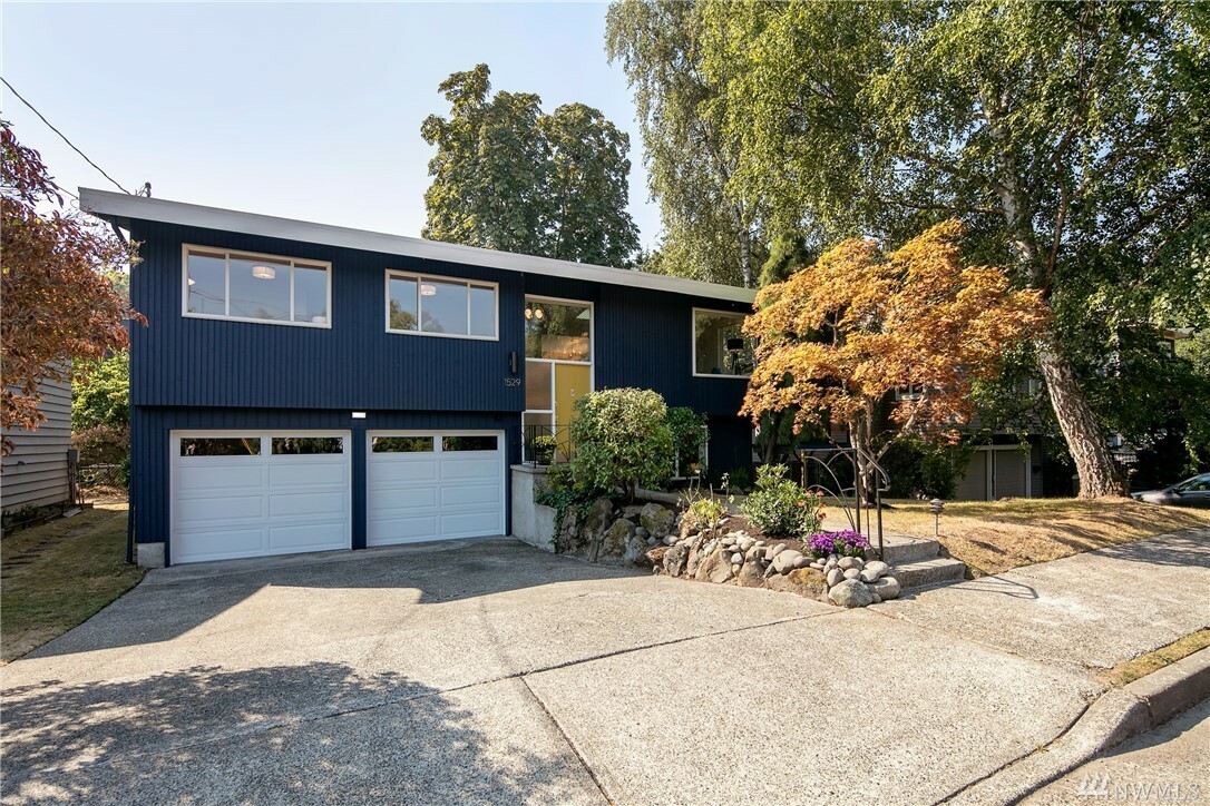 Property Photo:  1529 E Calhoun St  WA 98112 