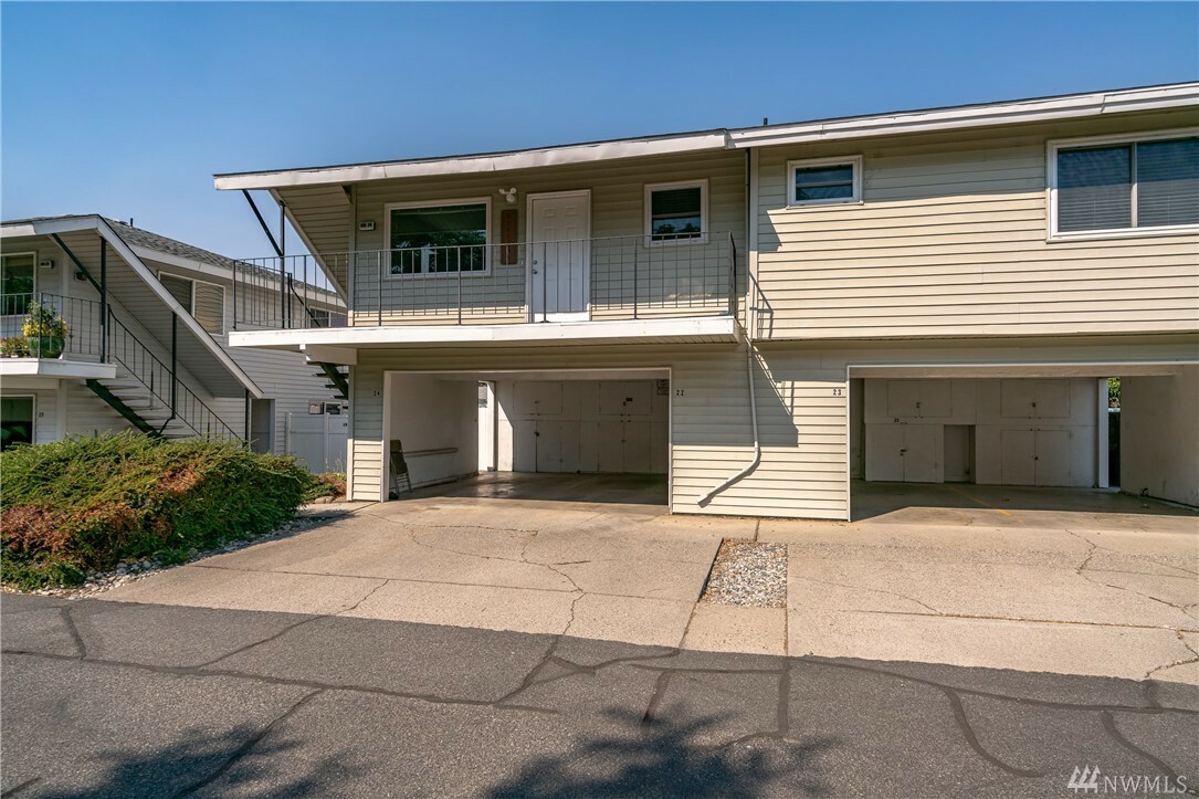 Property Photo: 100 Simon St 24 WA 98802