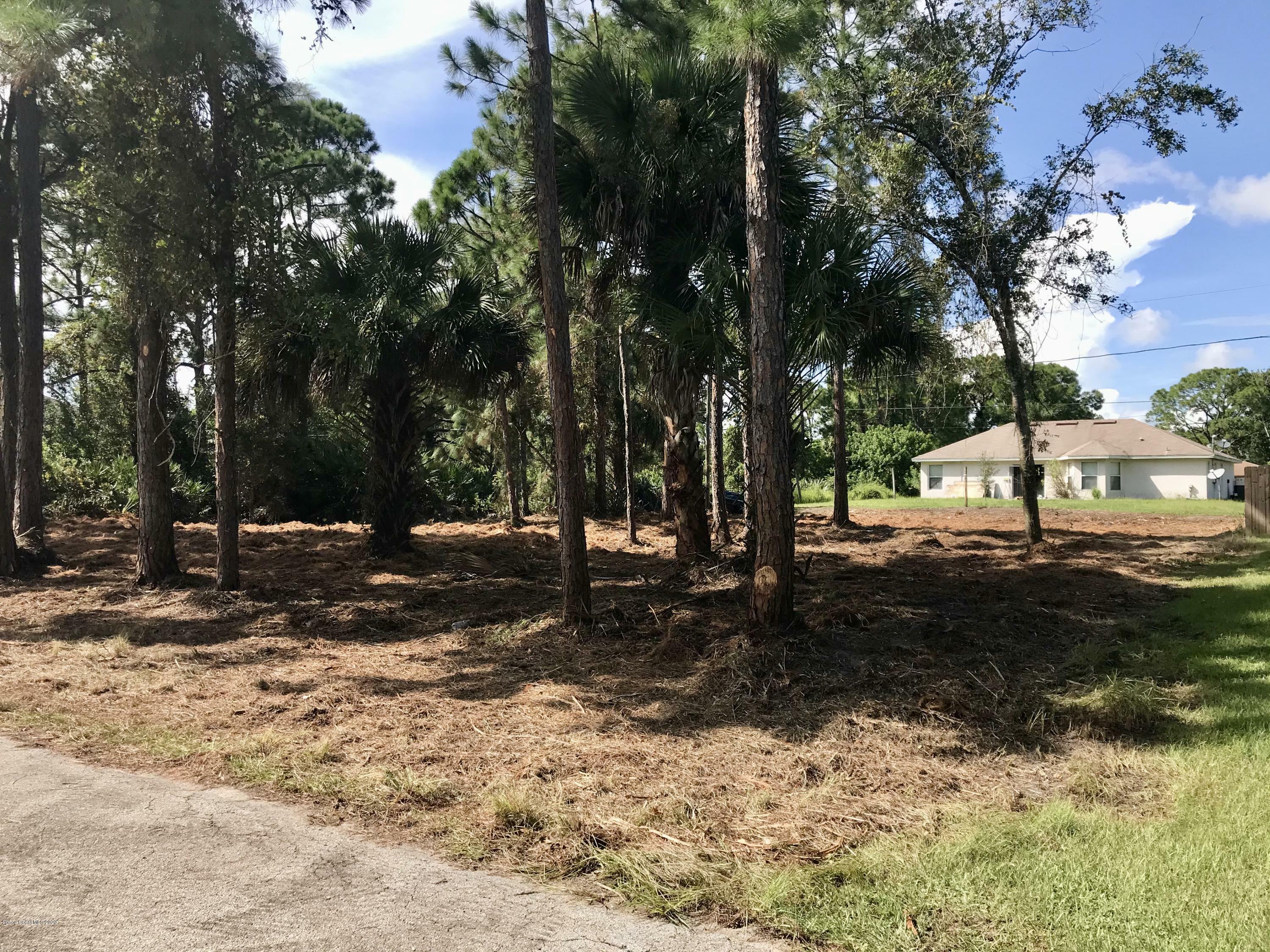 Property Photo:  571 Cardinal Street SE  FL 32909 