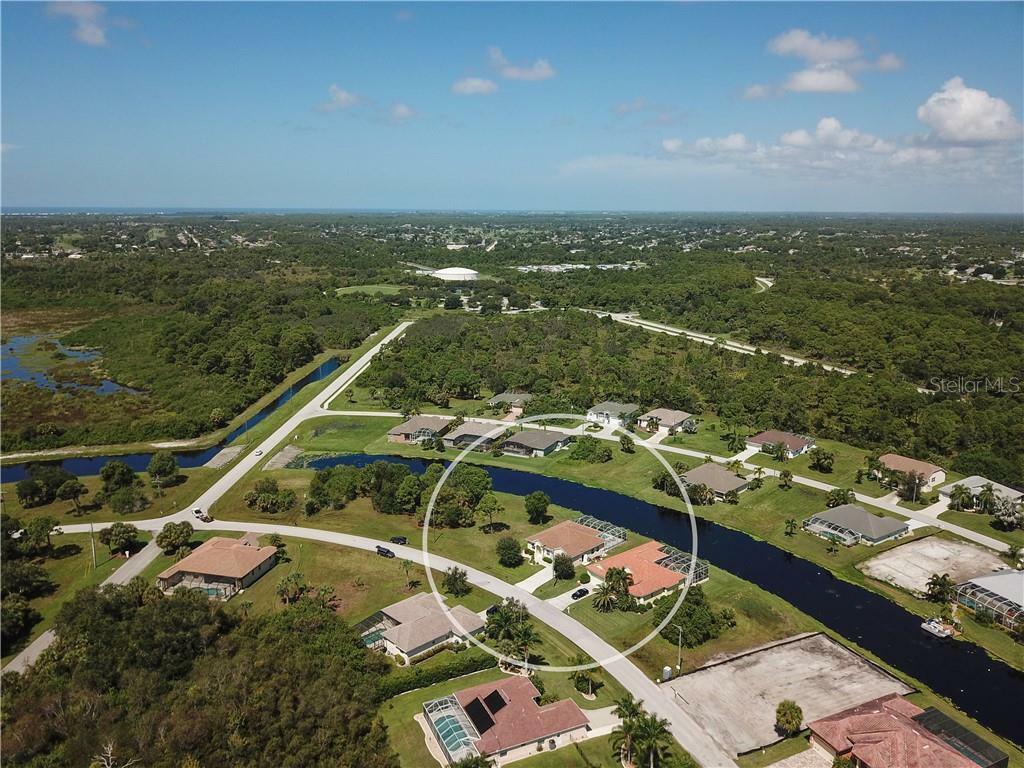 Property Photo: 127 Medalist Road FL 33947