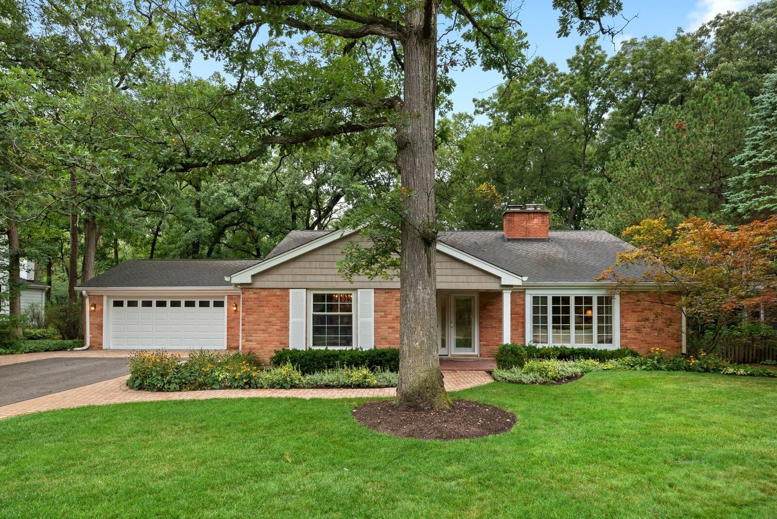 Property Photo: 1250 Burr Oak Road IL 60045