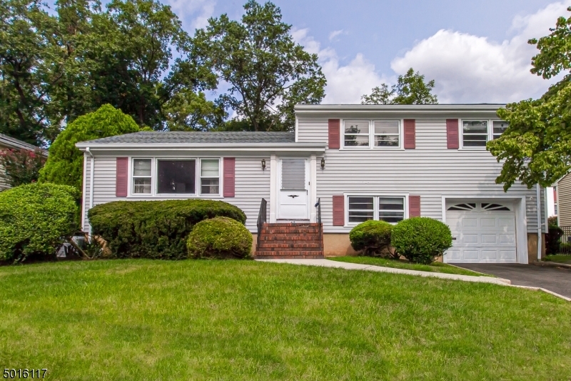 Property Photo:  45 Wadsworth Ter  NJ 07016 