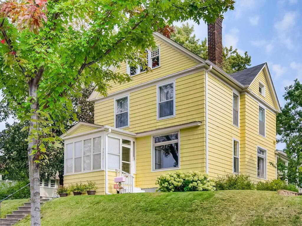 Property Photo:  3915 Elliot Avenue  MN 55407 