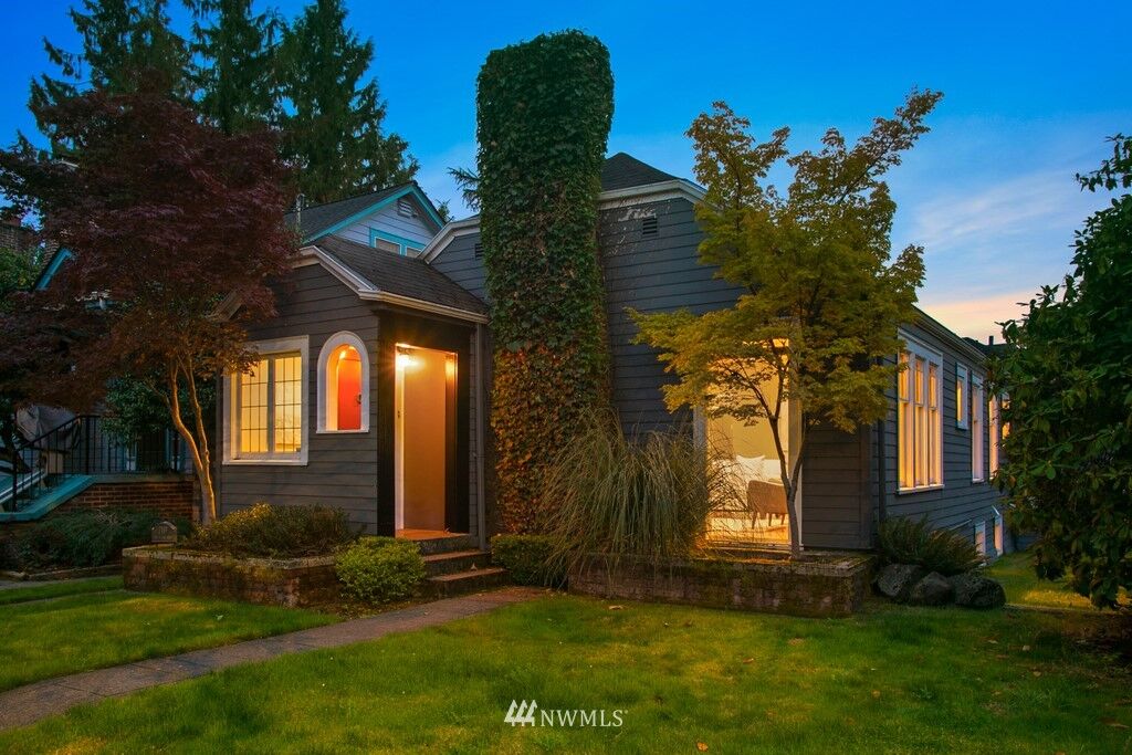 Property Photo: 2419 E McGraw Street WA 98112