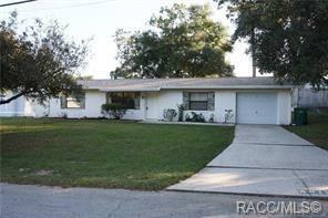 Property Photo:  501 Cabot Street  FL 34452 