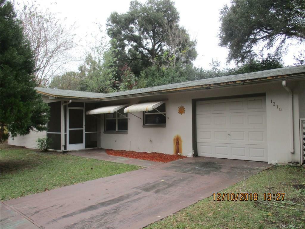 Property Photo:  1210 W Bucknell Avenue  FL 34450 