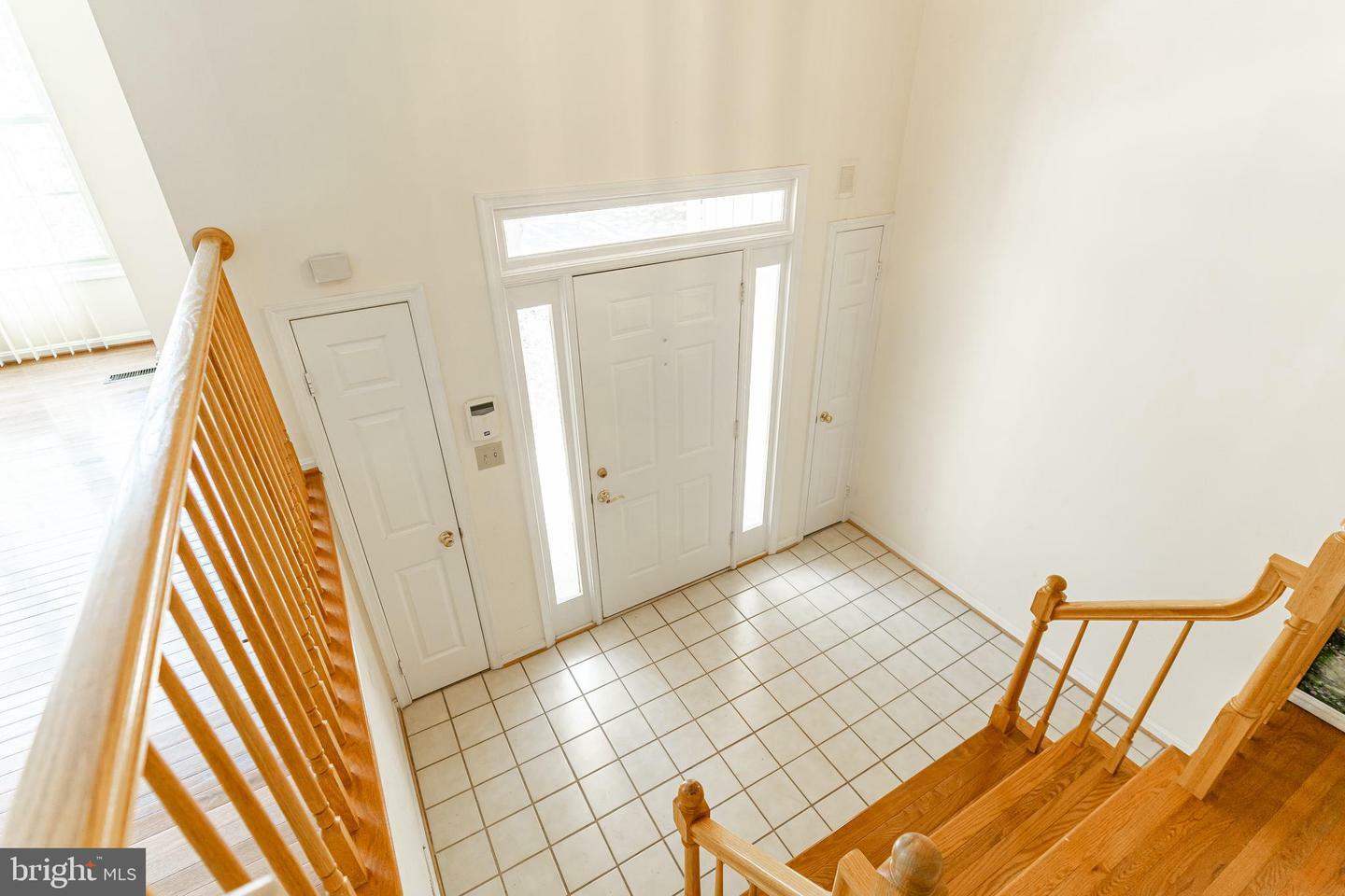 Property Photo:  2162 Kings Garden Way  VA 22043 