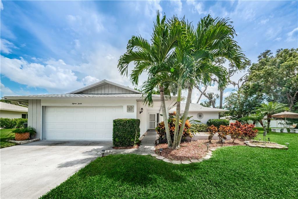 Property Photo: 1530 W Dorchester Drive FL 34684