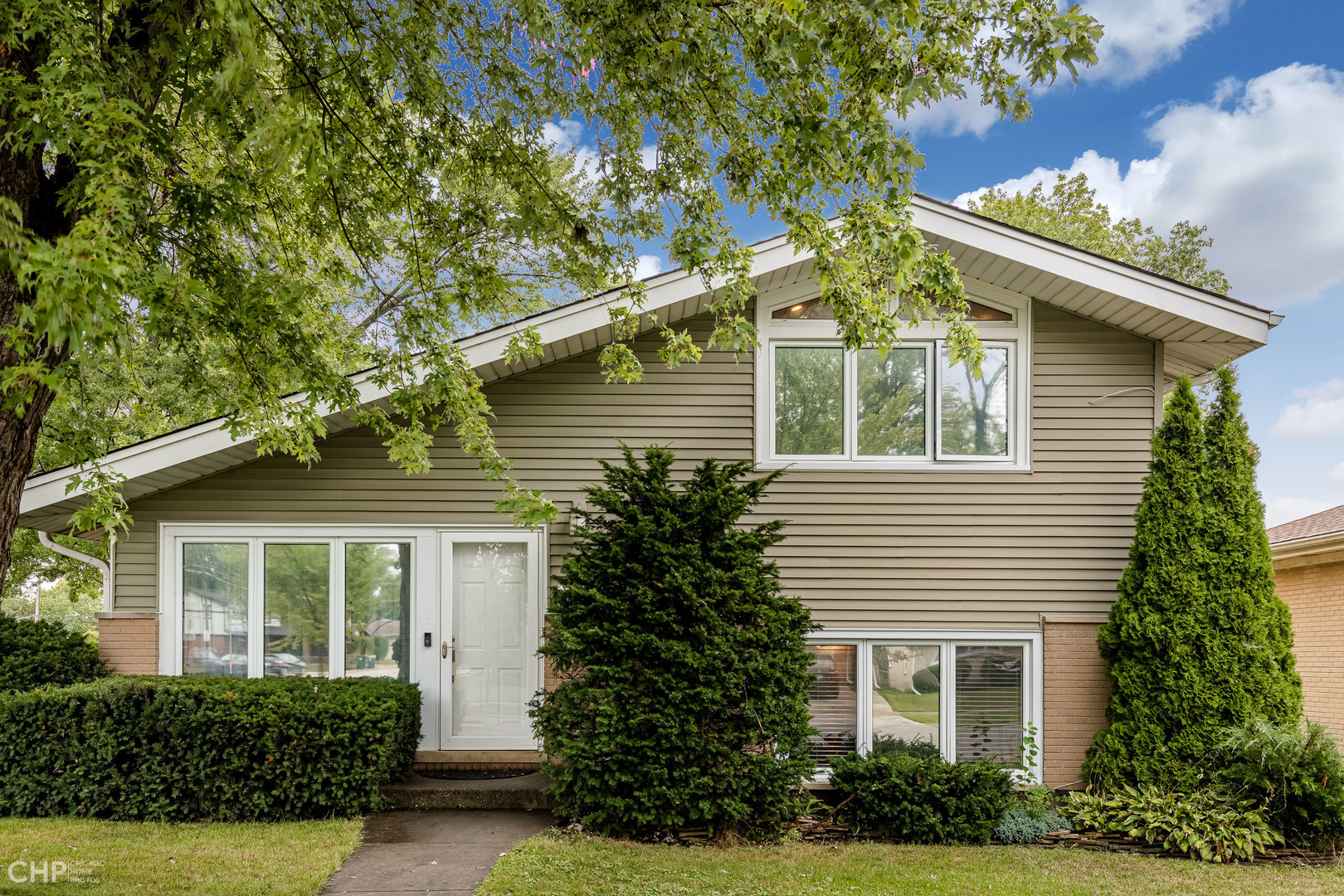 Property Photo:  7042 West Wright Terrace  IL 60714 