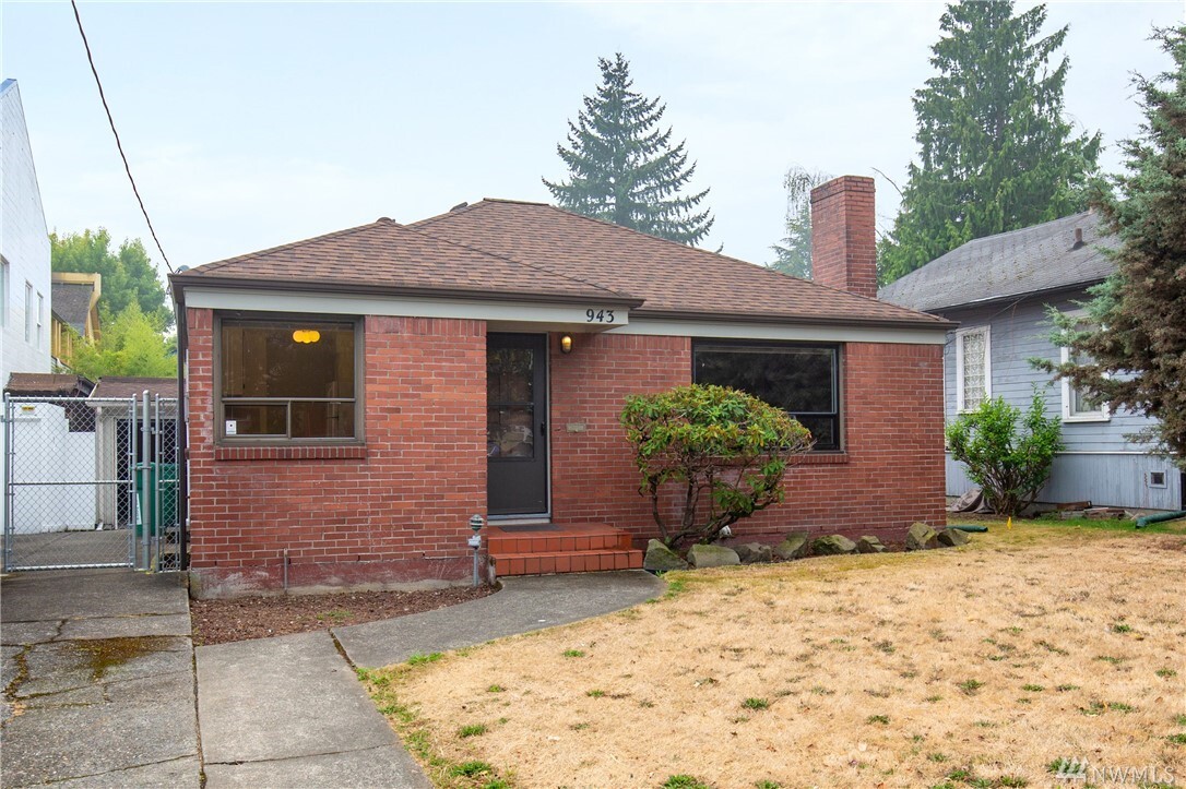Property Photo: 943 N 83rd Street WA 98103