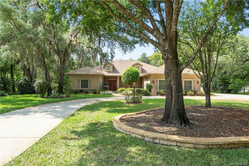 Property Photo:  398 W Massachusetts Street  FL 34442 