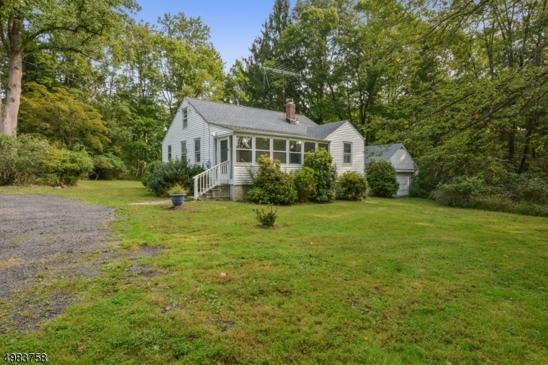 Property Photo:  8 Old Mill Rd  NJ 07930 