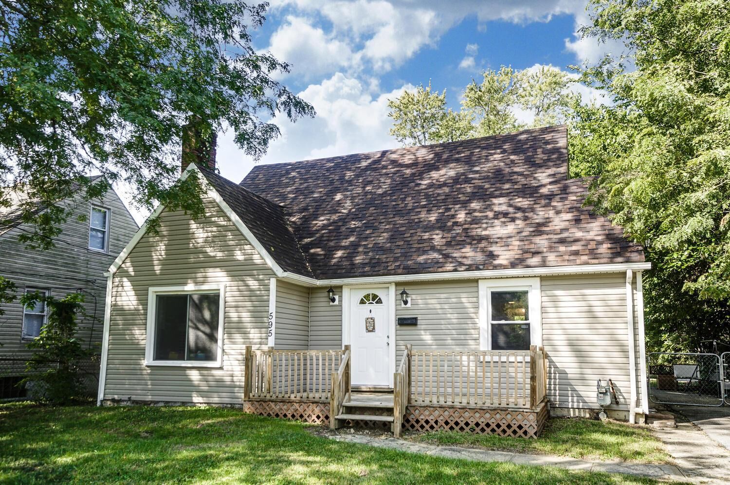 Property Photo: 595 Collingwood Avenue OH 43213