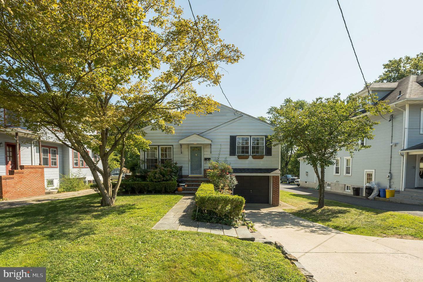 Property Photo:  206 Highland Avenue  NJ 08007 