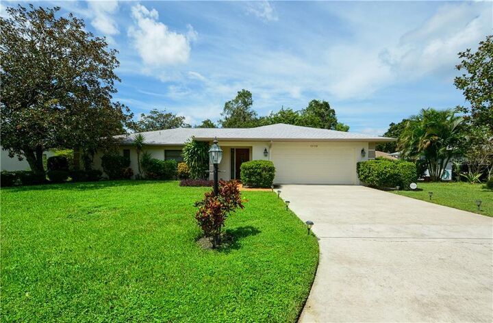 Property Photo:  8126 Timber Lake Lane  FL 34243 