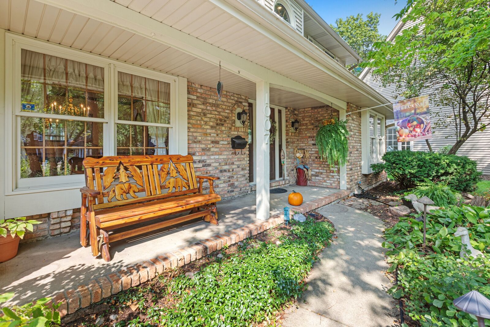 Property Photo: 1007 Shimer Court IL 60565