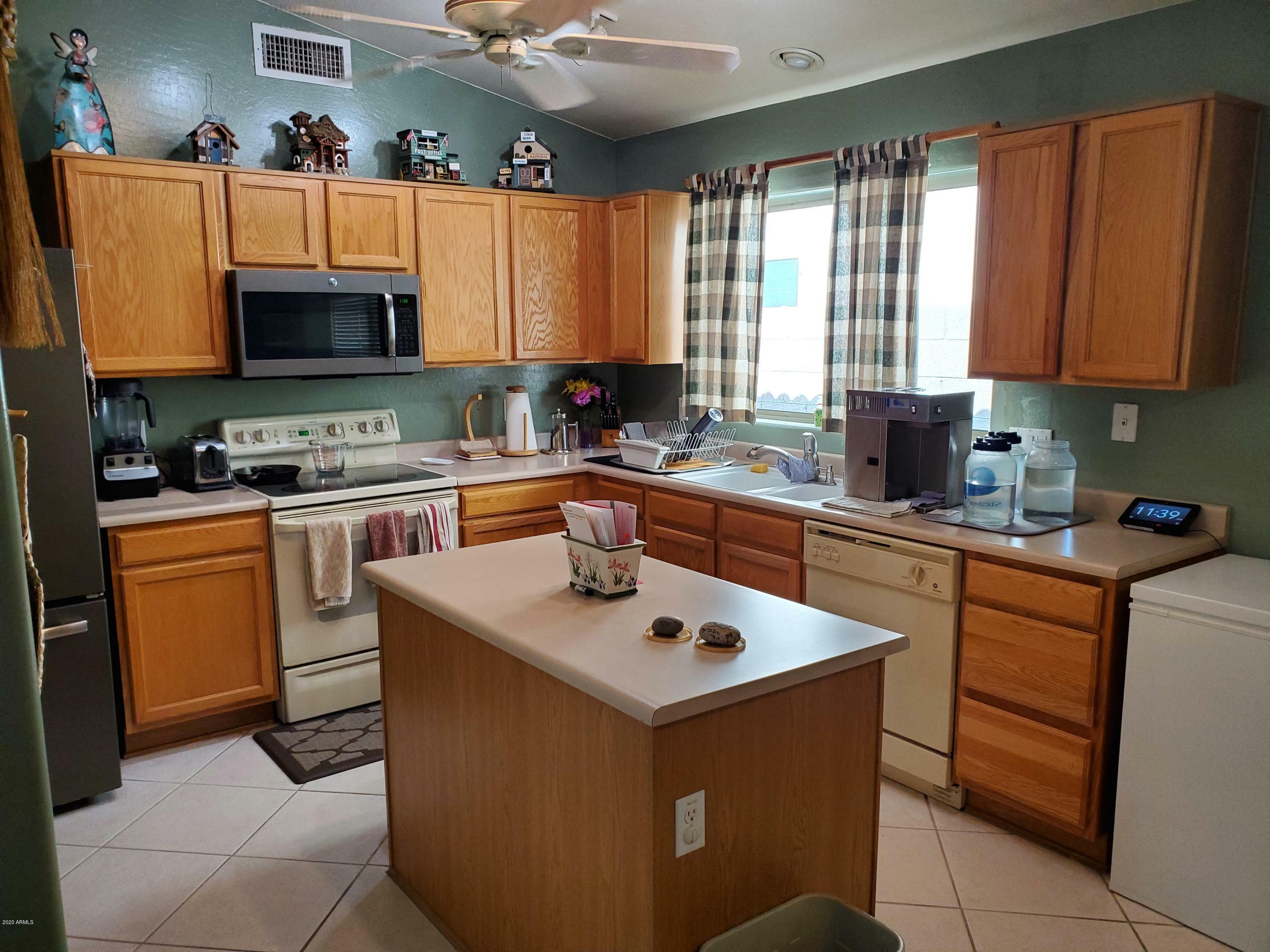 Property Photo: 22827 N 24th Street AZ 85024