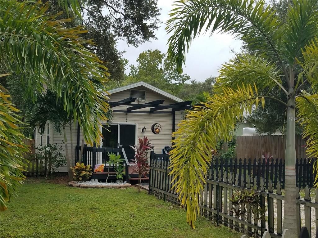 Property Photo:  6170 58th Ave N  FL 33709 