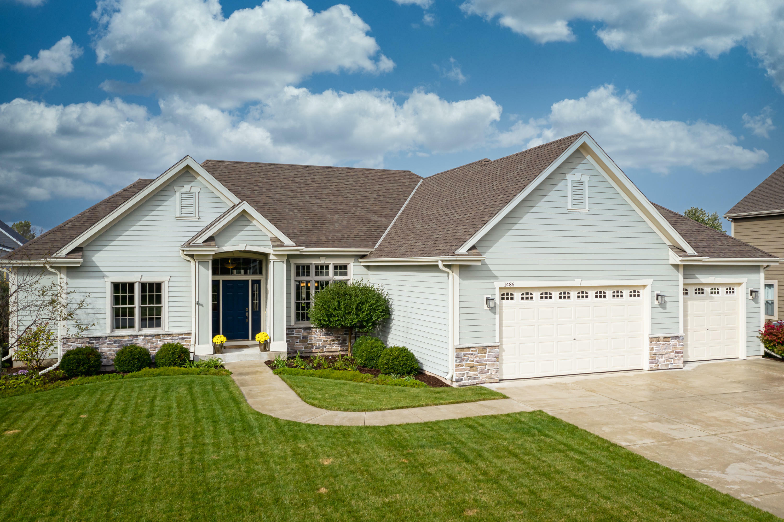 Property Photo: 1486 Aster St WI 53074