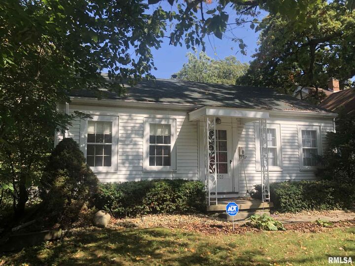 1203 E Maywood Avenue  Peoria IL 61603 photo