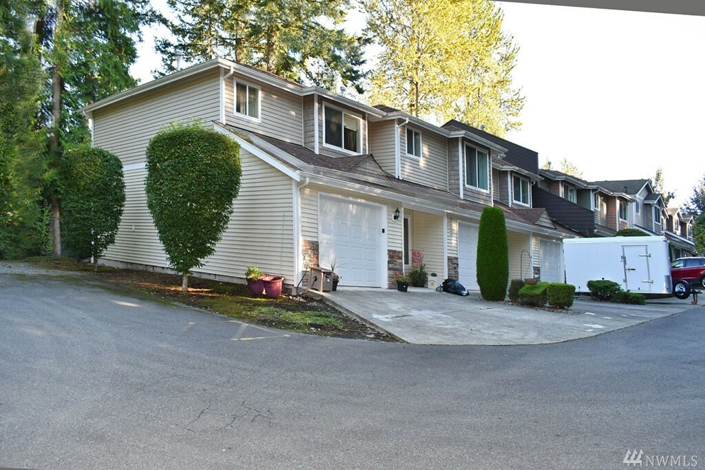 Property Photo:  19306 75th St E D-3  WA 98390 