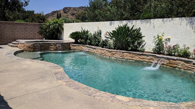 Property Photo:  711 Bluebonnet Court  CA 91360 