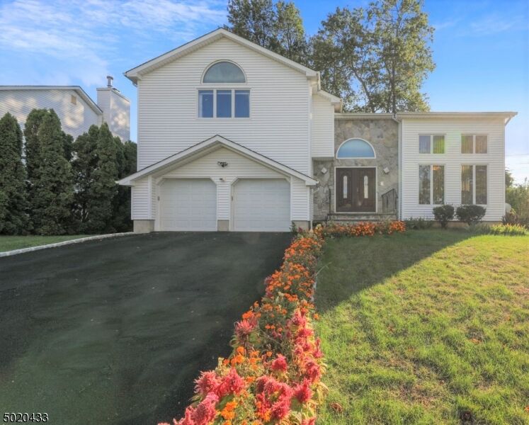 Property Photo:  28 Lucianna Ln  NJ 07936 