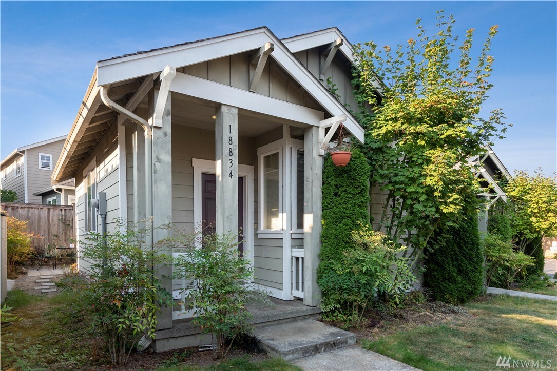 Property Photo: 18834 142nd Ct NE WA 98072