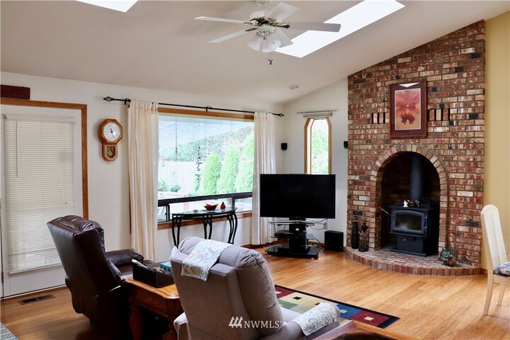 Property Photo: 670 NW Mizzen Drive WA 98277