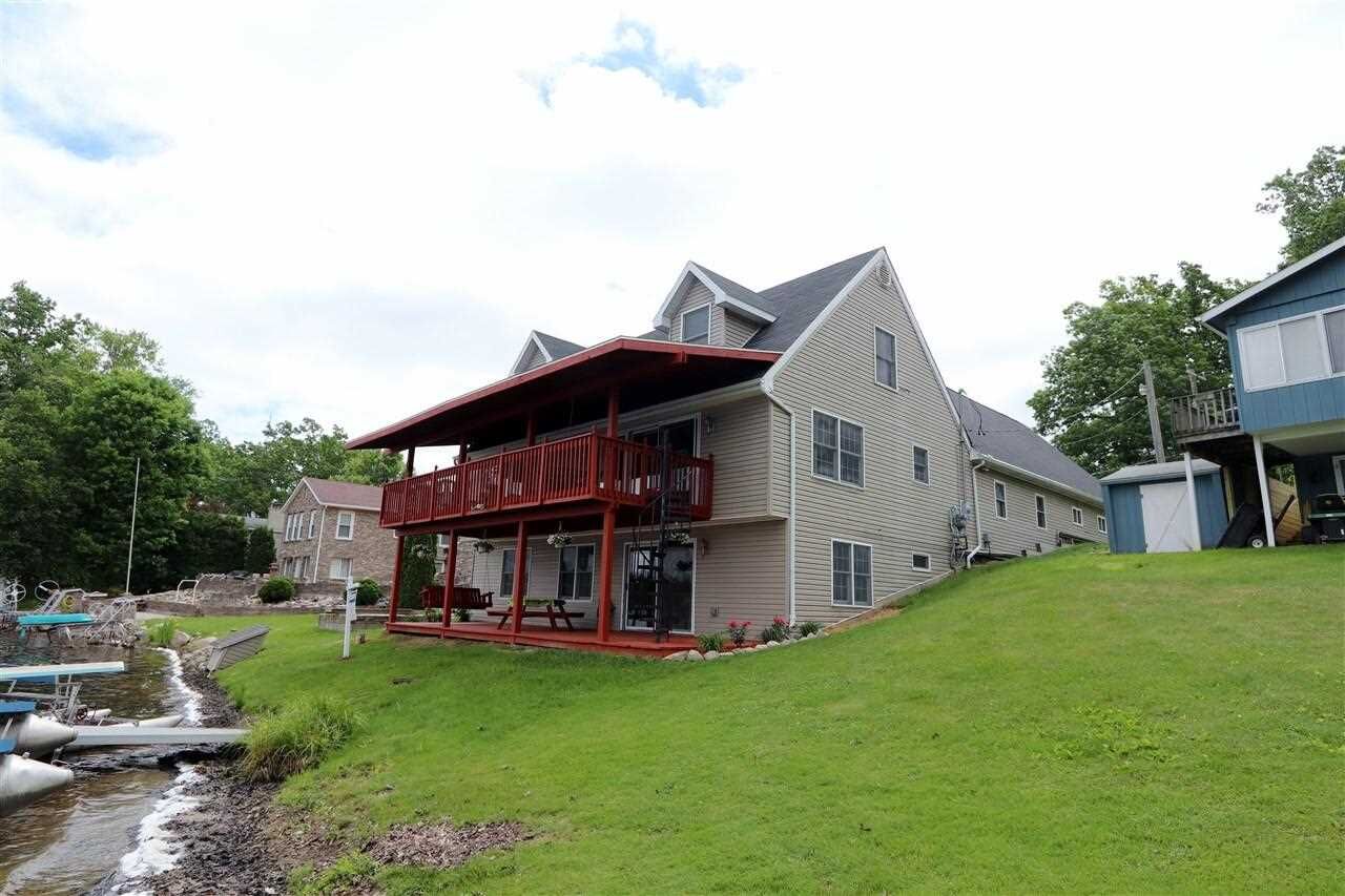 Property Photo:  899 Lakeshore Drive  MI 48421- 
