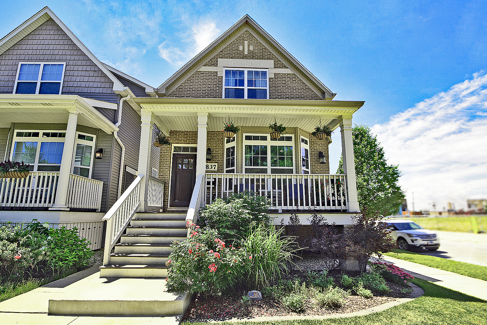 Property Photo: 837 W 37th Place IL 60609